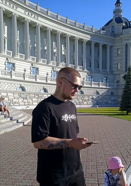 Я Роман, 25, знакомлюсь на одну ночь в Саяногорске