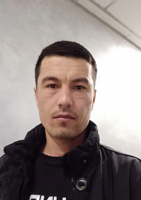 Я Рома, 35, из Воронежа, ищу знакомства без обязательств