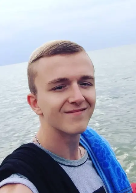 Валерий з Харкова, шукаю на сайті спілкування