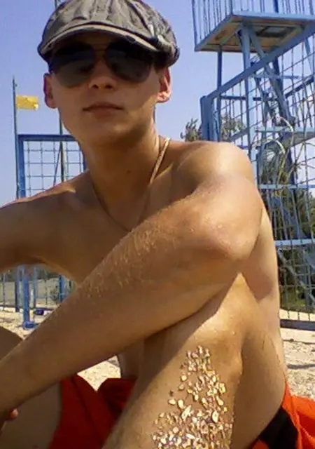 Артм из Норильска, мне 37, познакомлюсь для общения