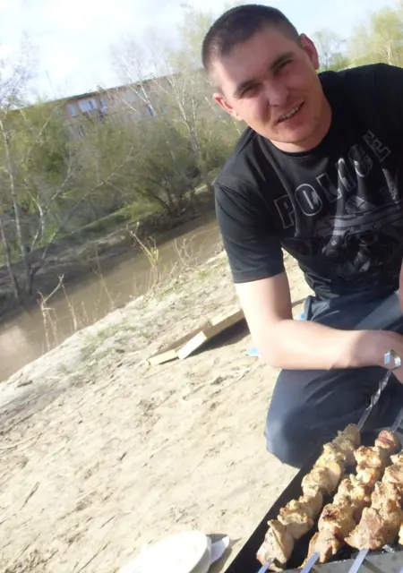 Я Саша, 39, знакомлюсь без обязательств в Рубцовске