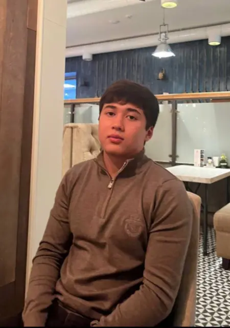 Я Адам, 20, из Махачкалы, ищу знакомство для общения