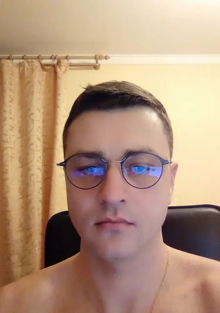 Максим из Севастополя, ищу на сайте знакомства без обязательств