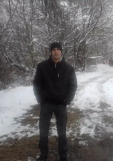 Рома из Майкопа, мне 36, познакомлюсь для приятного времяпровождения