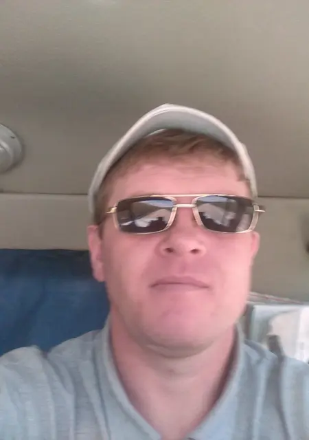 Паша из Свободного, мне 47, познакомлюсь на одну ночь