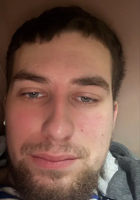 Я Ростислав, 21, из Москвы, ищу знакомство для вирта