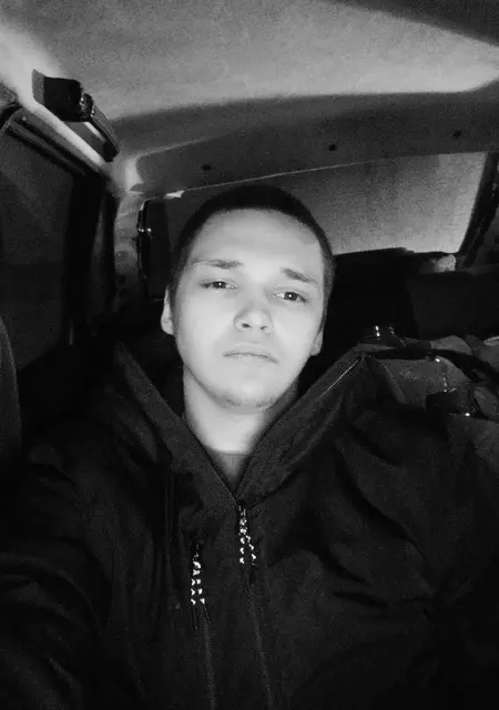 Я Артём, 23, знакомлюсь для дружбы в Нефтеюганске