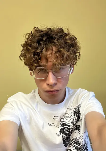 Артемий из Северодвинска, мне 21, познакомлюсь для совместных путешествий