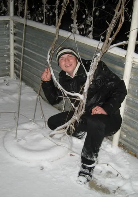 Я Серж, 39, из Артема, ищу знакомства без обязательств