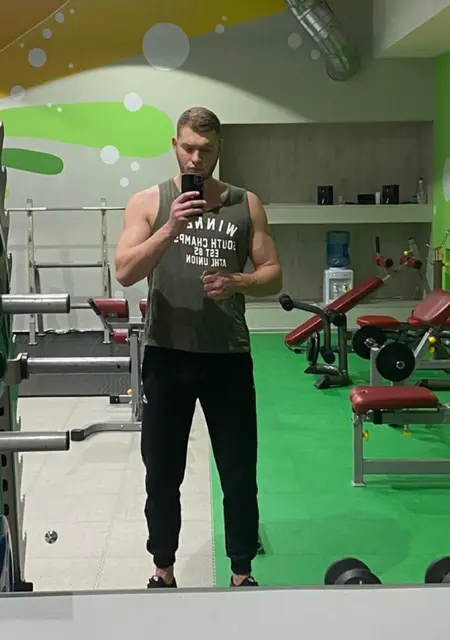 Я Сергей, 27, из Рыбинска, ищу знакомство для приятного времяпровождения