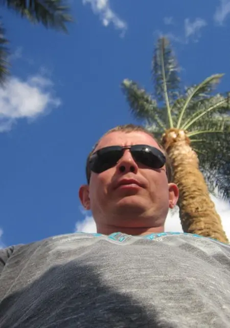 Денис из Магнитогорска, ищу на сайте знакомства на одну ночь