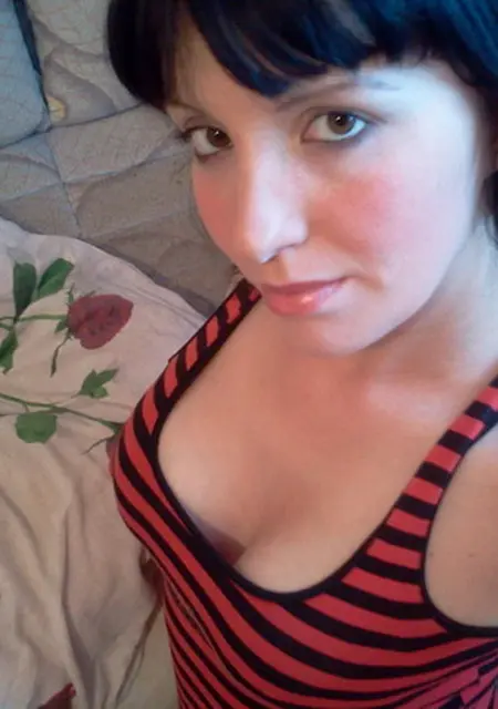 Я Марина, 28, из Астрахани, ищу знакомства без обязательств