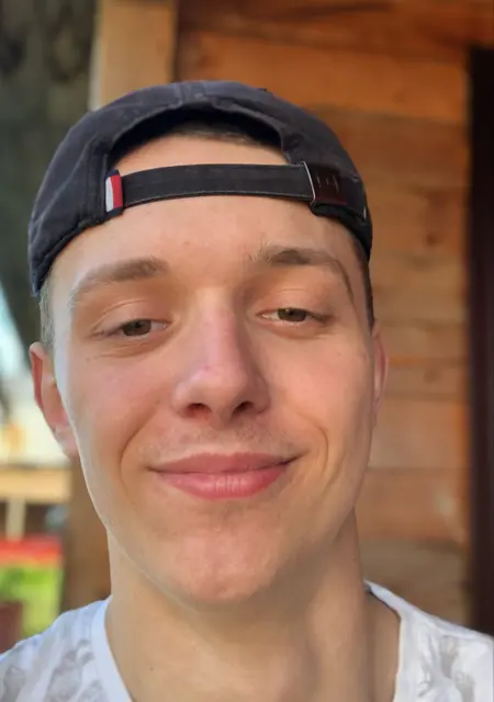 Матвей из Череповца, ищу на сайте знакомства на одну ночь