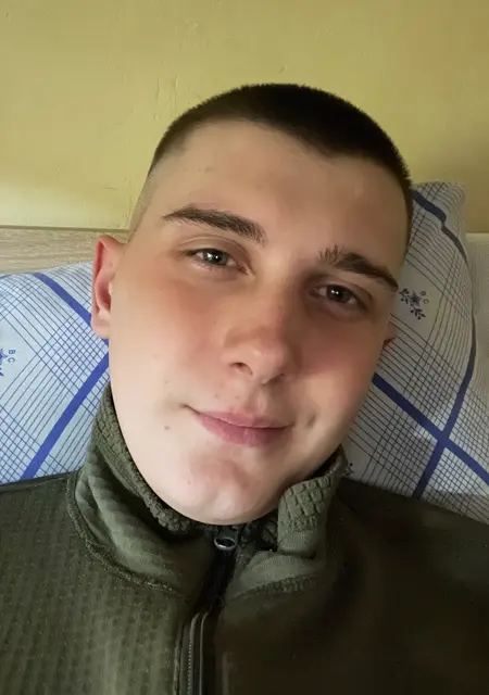 Костя из Комсомольска-на-Амуре, мне 21, познакомлюсь для приятного времяпровождения