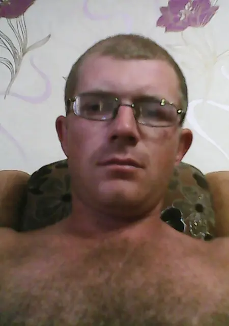 Я Николай, 40, из Борисоглебска, ищу знакомства без обязательств
