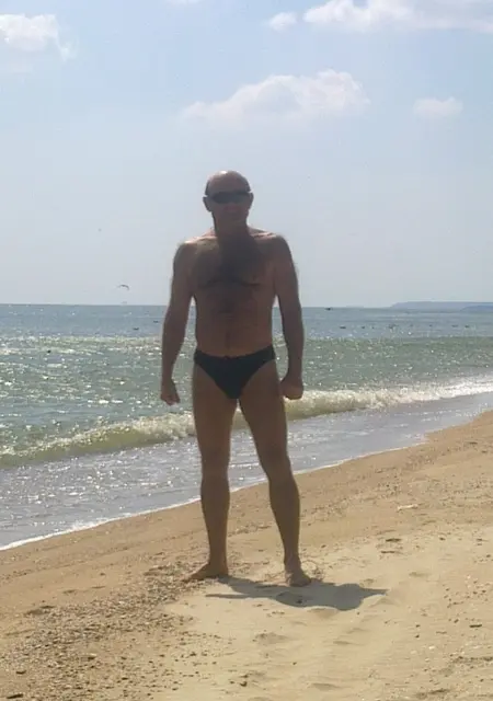 Александр из Мариуполя, мне 61, познакомлюсь на одну ночь