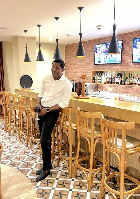 Я Salvad, 32, знакомлюсь для открытые отношения в Санкт-Петербурге