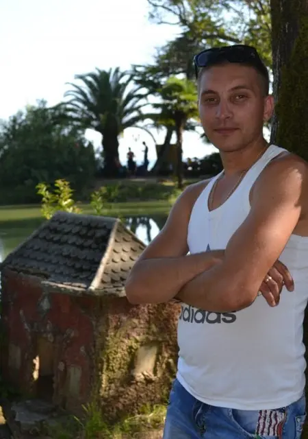 Я Лесик, 37, из Норильска, ищу знакомства на одну ночь