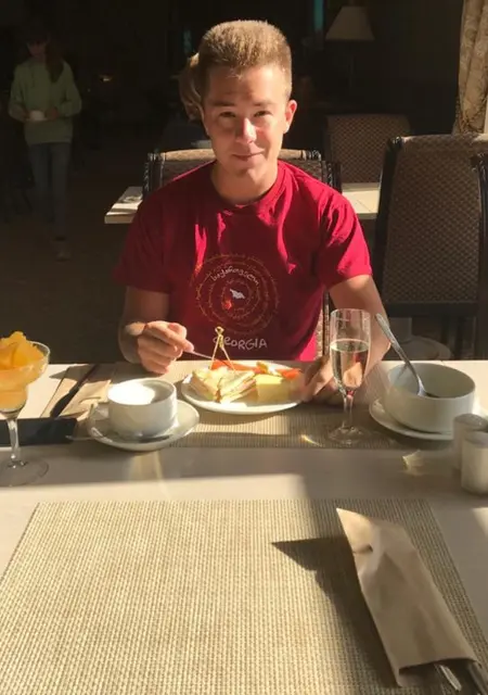 Артем из Ухты, ищу на сайте знакомства без обязательств