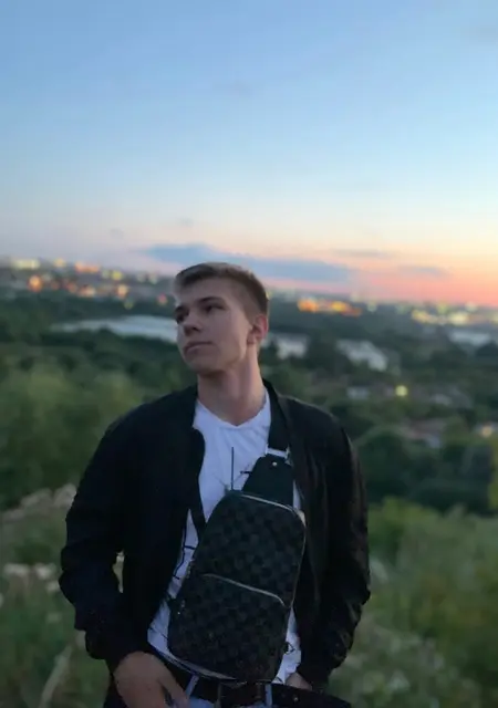 Я Никита, 20, знакомлюсь для постоянных отношений в Владимире