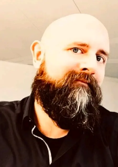 Я Саша, 45, из Старого Оскола, ищу знакомства без обязательств