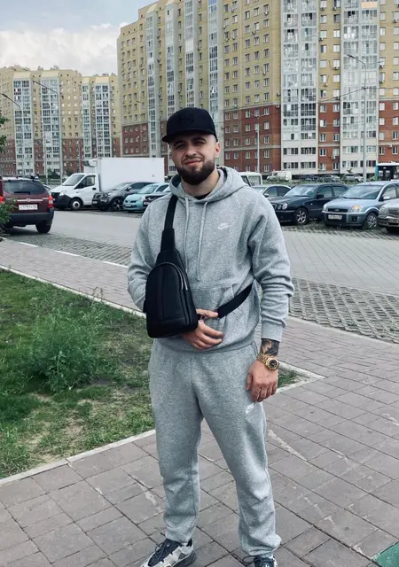 Я Влад, 30, знакомлюсь на одну ночь в Омске