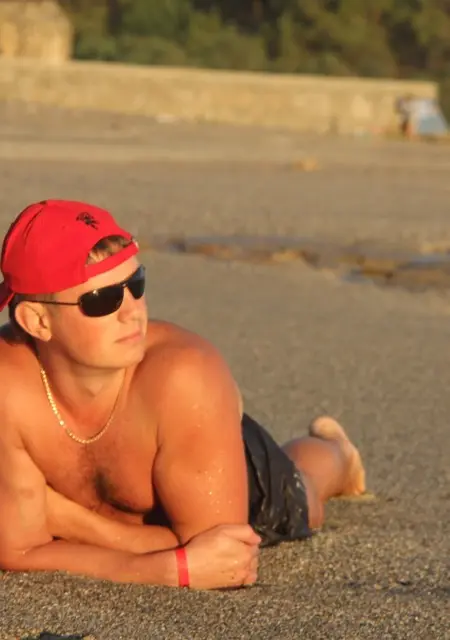 Я Александр, 44, из Сургута, ищу знакомства на одну ночь