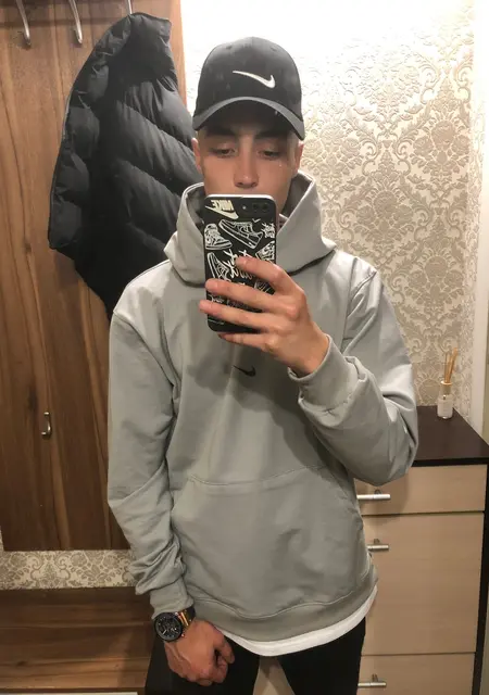 Марат из Уссурийска, мне 20, познакомлюсь на одну ночь