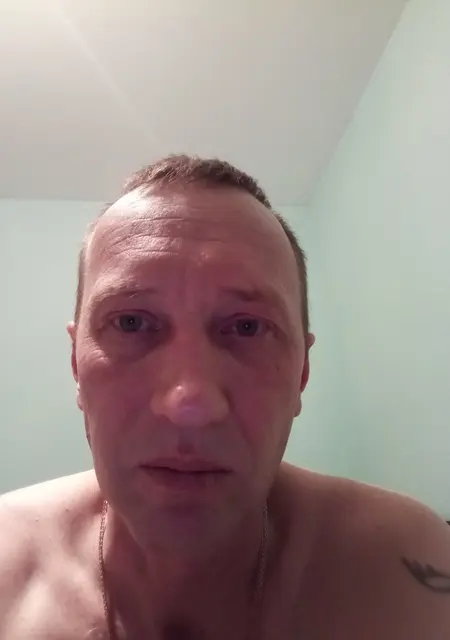 Djoni из Сургута, ищу на сайте знакомства на одну ночь