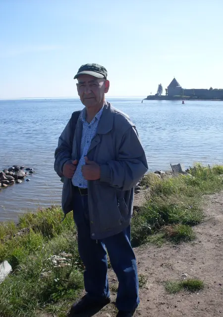 Анатоли из Гатчины, мне 80, познакомлюсь на одну ночь