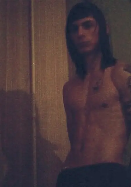 Valeeev из Артема, ищу на сайте знакомства на одну ночь