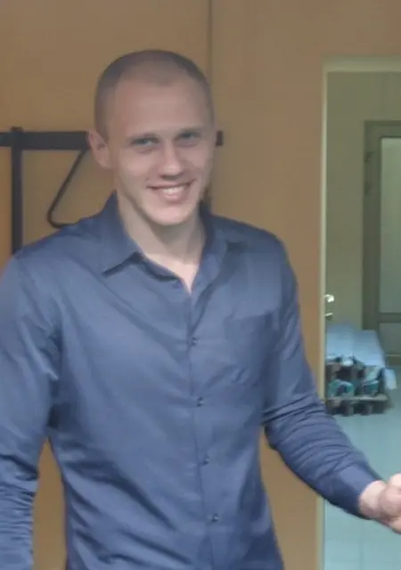 Я Александр, 31, из Мариуполя, ищу знакомство для приятного времяпровождения