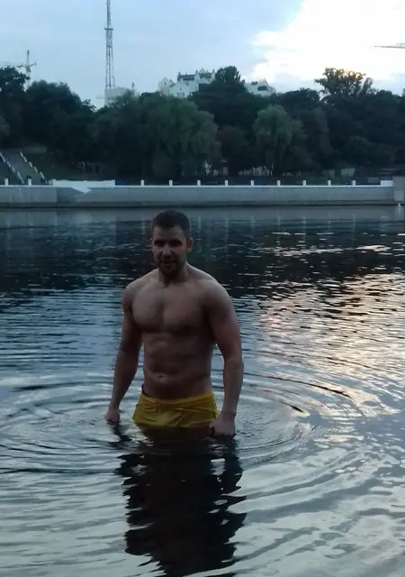 Я Ваа, 25, из Гомеля, ищу знакомства на одну ночь