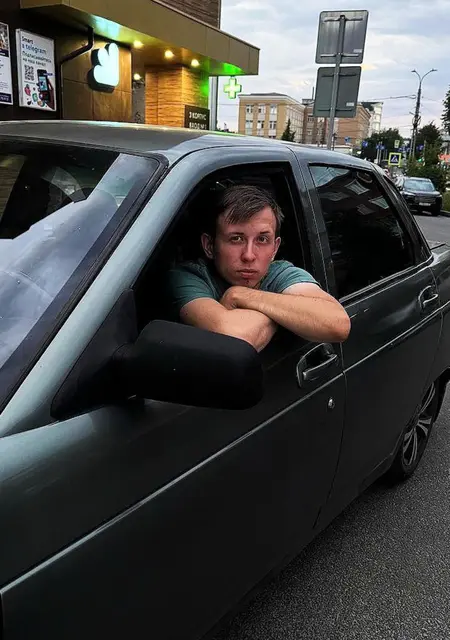 Я Sergey, 21, из Иванова, ищу знакомства без обязательств