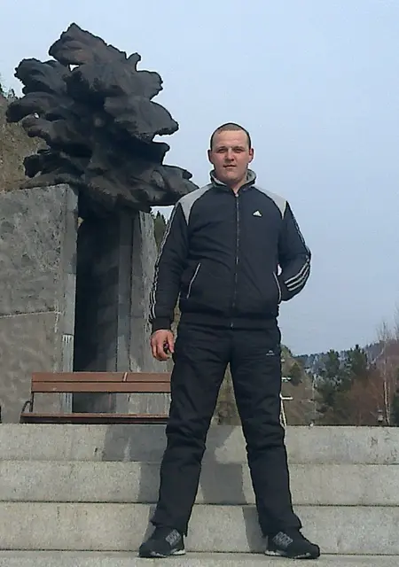 Я Анатолий, 38, знакомлюсь без обязательств в Абакане