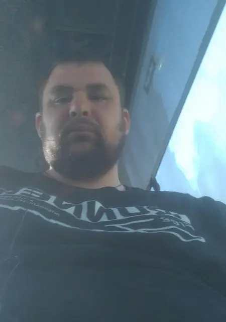 Сергей из Курска, мне 41, познакомлюсь на одну ночь