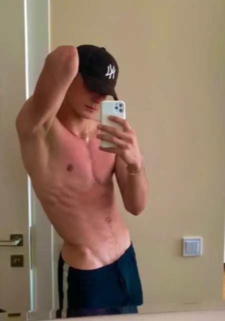 Максим из Сочи, ищу на сайте знакомства на одну ночь