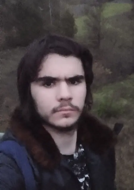 Я Серафим, 18, из Тулы, ищу знакомства без обязательств