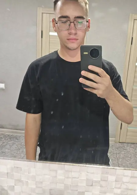 Я Андрей, 20, из Тольятти, ищу знакомства без обязательств