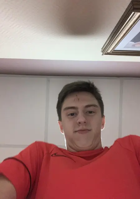Я Андрей, 21, из Ярославля, ищу знакомства на одну ночь