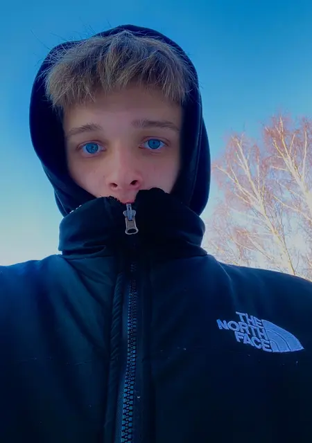 Я Дима, 19, из Рязани, ищу знакомства на одну ночь