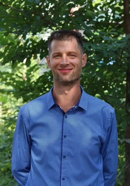 Я Евгений, 45, из Белогорска, ищу знакомства на одну ночь