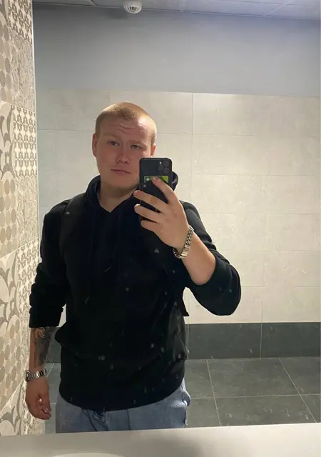 Я Даня, 18, из Кургана, ищу знакомство для общения