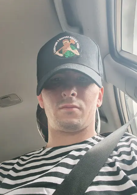 Даниил из Бакчара, мне 24, познакомлюсь на одну ночь