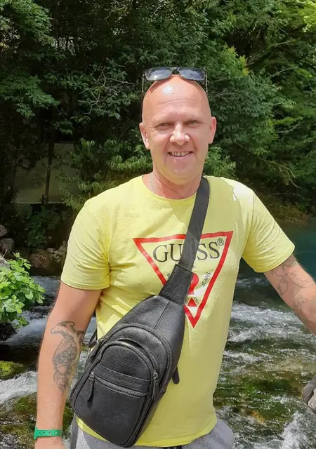 Я Альберт, 46, из Котласа, ищу знакомство для приятного времяпровождения