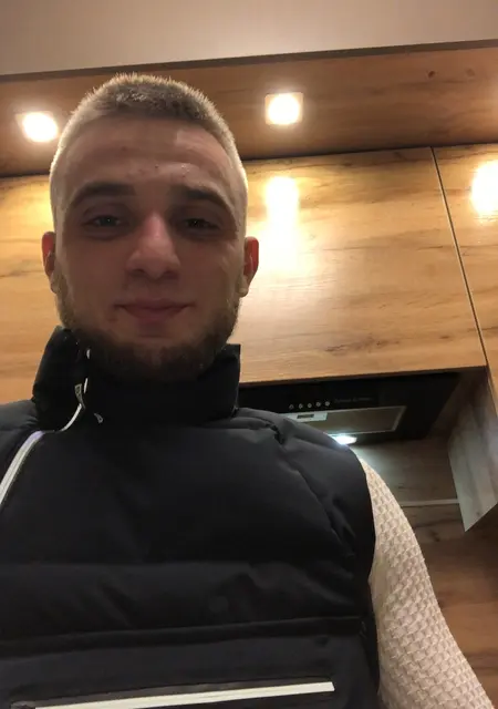 Я Алексей, 27, знакомлюсь без обязательств в Таганроге