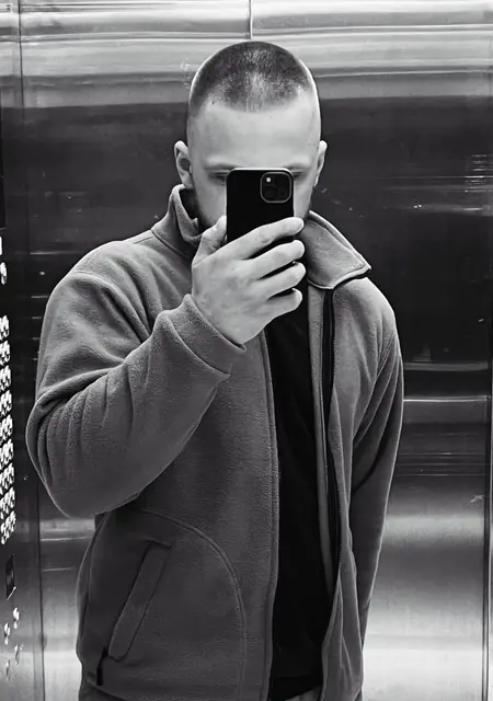 Я Глеб, 20, знакомлюсь для общения в Рязани