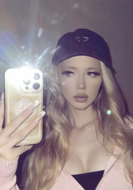 Алена из Москвы, мне 18, познакомлюсь для общения