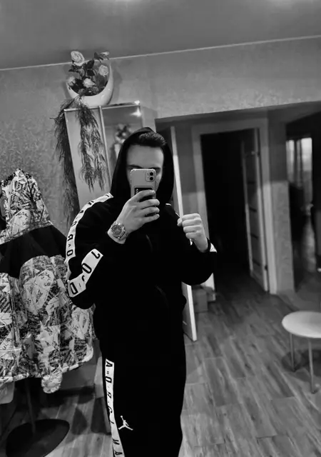 Я Иван, 22, из Дмитрова, ищу знакомства без обязательств