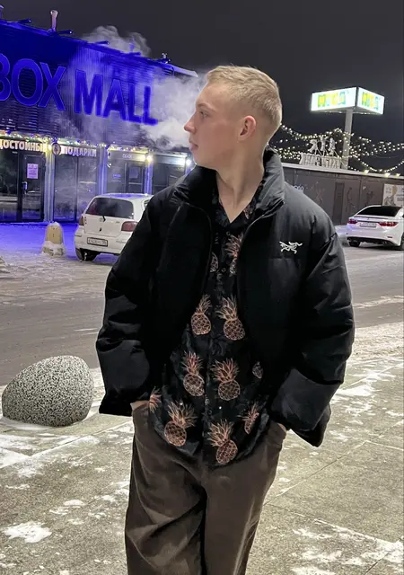 Я Максим, 20, из Санкт-Петербурга, ищу знакомства без обязательств